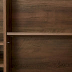 Meuble de rangement rustique en bois avec porte-bouteilles et porte-verres à vin