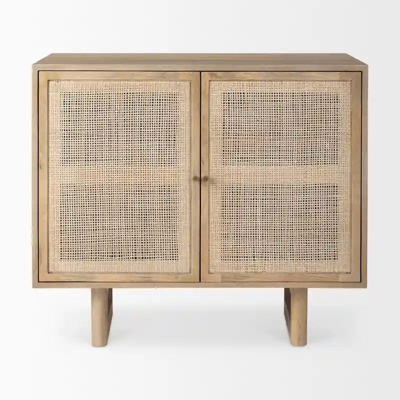 Armoire d'appoint en bois massif brun clair avec portes en rotin
