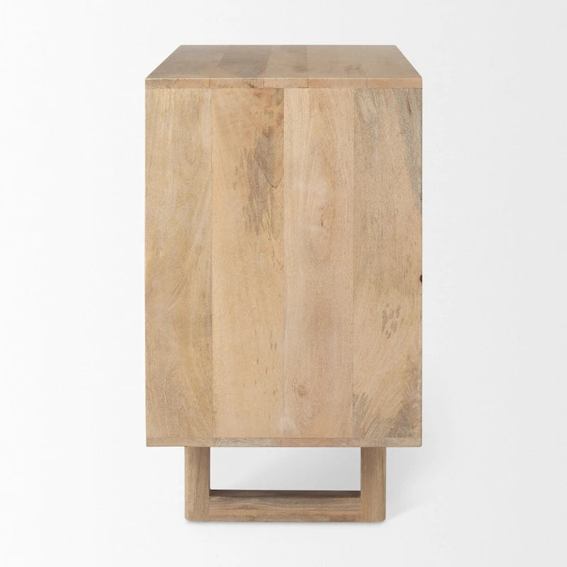 Armoire d'appoint en bois massif brun clair avec portes en rotin