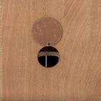 Armoire d'appoint en bois massif brun clair avec portes en rotin