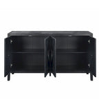 Armoire antique à quatre portes avec poignée de porte sculptée en forme de fleur