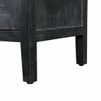 Armoire antique à quatre portes avec poignée de porte sculptée en forme de fleur