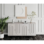 Meuble de rangement en bois avec portes vitrées et étagères